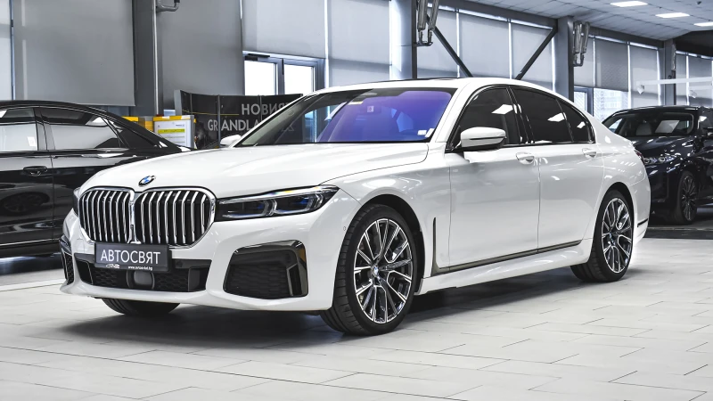 BMW 750 i xDrive M Sport Sportautomatic, снимка 4 - Автомобили и джипове - 50208234