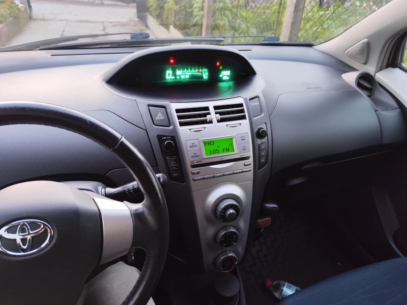 Toyota Yaris 1.4d4d, снимка 10 - Автомобили и джипове - 52517431