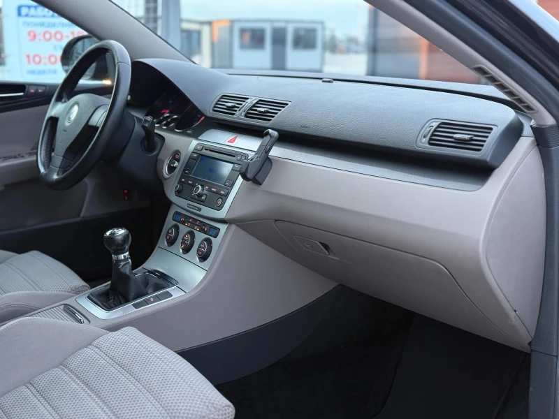 VW Passat 2.0TDI* 140HP* SPORTLINE* 6СК.* XENON* CLIMA* PDC*, снимка 9 - Автомобили и джипове - 53091433