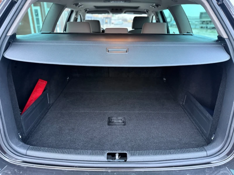 VW Passat 2.0TDI* 140HP* SPORTLINE* 6СК.* XENON* CLIMA* PDC*, снимка 13 - Автомобили и джипове - 53091433