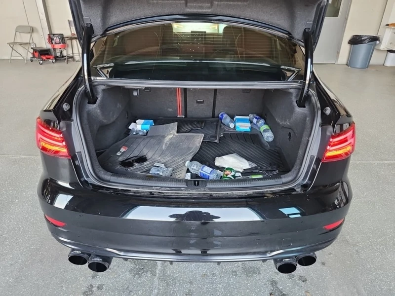 Audi S3 2018 QUATTRO * ПРЕДСТАВИТЕЛСТВО НА VOLKSWAGEN * , снимка 15 - Автомобили и джипове - 53289824