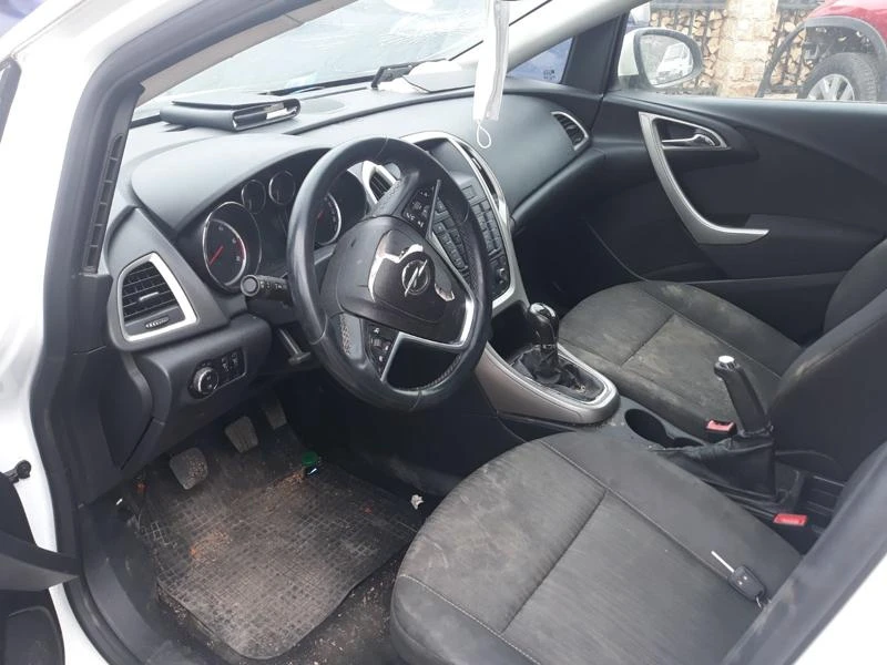 Opel Astra, снимка 2 - Автомобили и джипове - 36258260