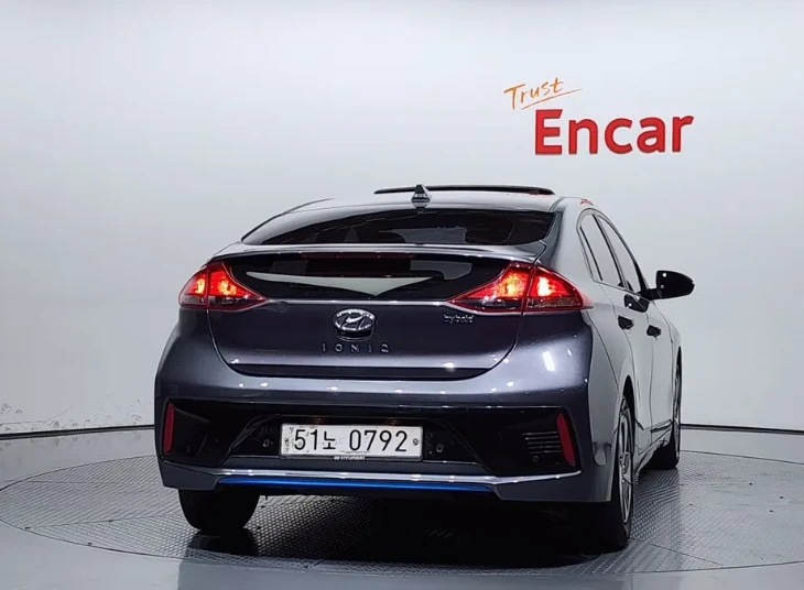 Hyundai Ioniq Hybrid 1 Plus - изображение 4