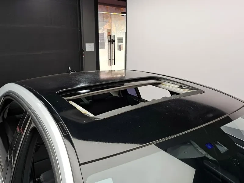 Mercedes-Benz E 200, снимка 17 - Автомобили и джипове - 52693465