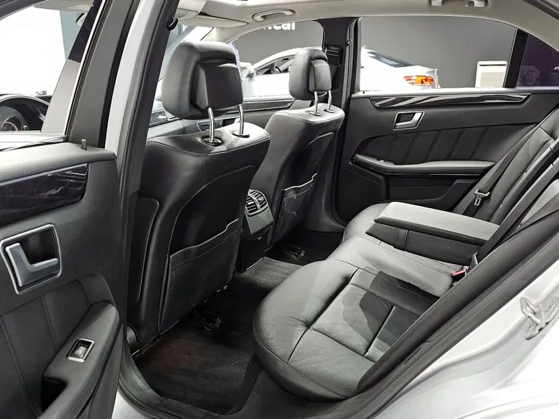 Mercedes-Benz E 200, снимка 14 - Автомобили и джипове - 52693465