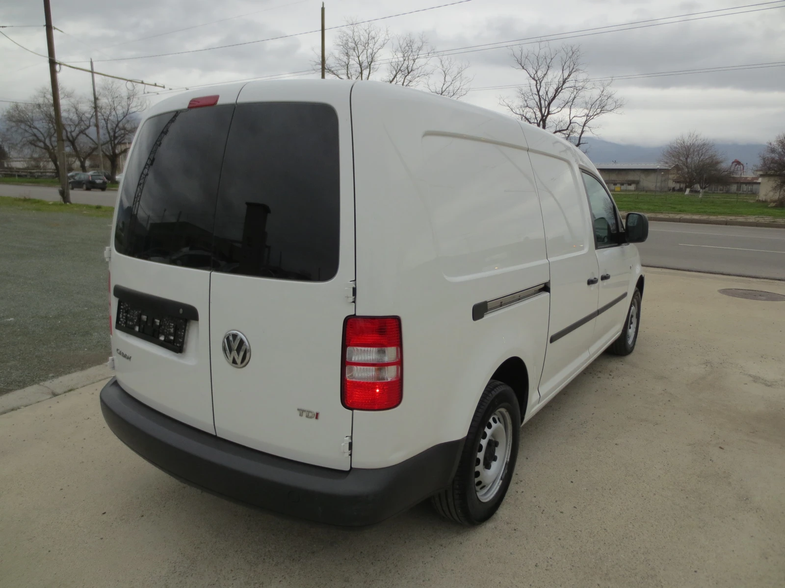 VW Caddy 1.6 TDI* MAXI*  - изображение 5