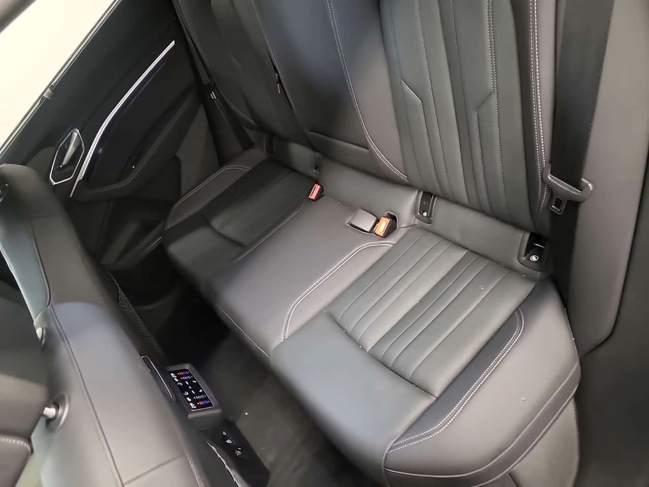 Audi E-Tron SPORTBACK TECHNIK * 360* PANO* HEADUP* CARFAX *  | Mobile.bg � ����������� 12