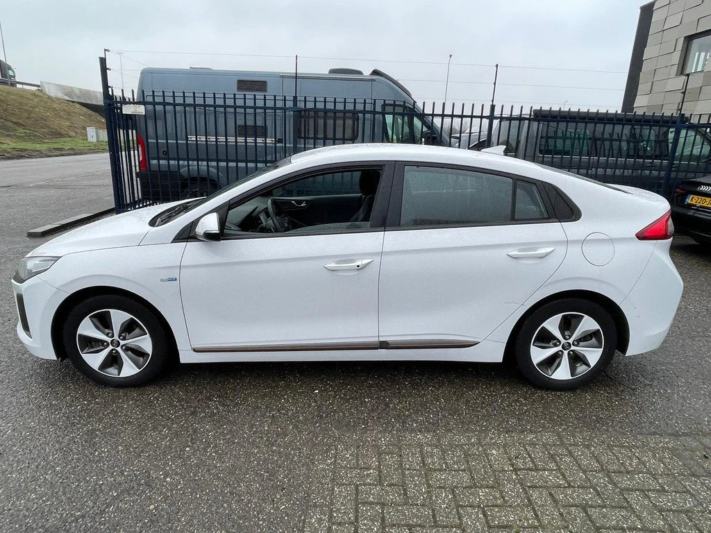 Hyundai Ioniq Comfort, снимка 3 - Автомобили и джипове - 53793679