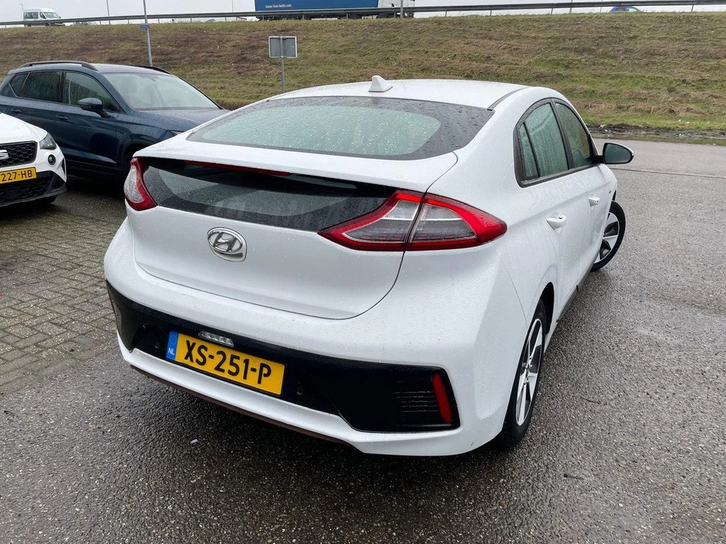 Hyundai Ioniq Comfort, снимка 6 - Автомобили и джипове - 53793679