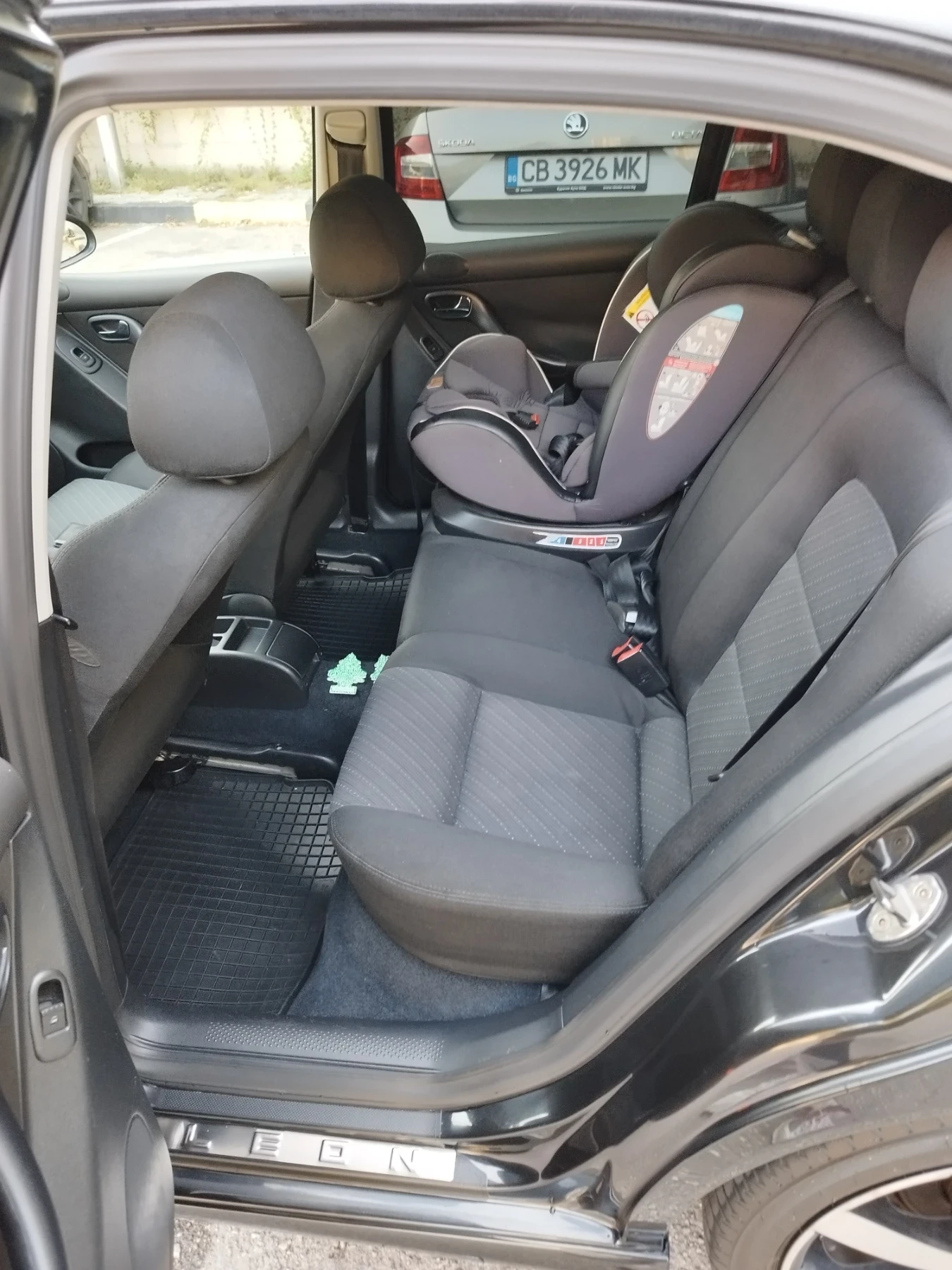 Seat Leon, снимка 11 - Автомобили и джипове - 53809137