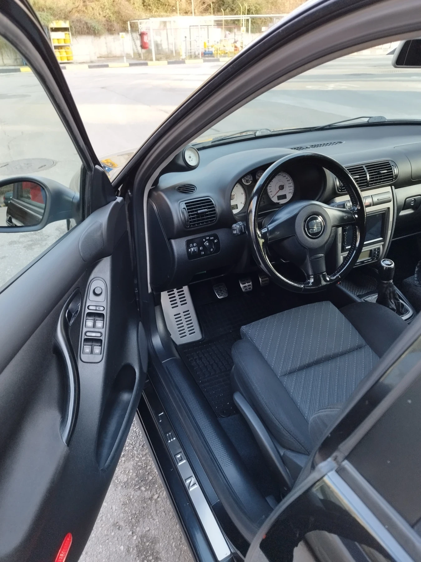 Seat Leon, снимка 17 - Автомобили и джипове - 53809137