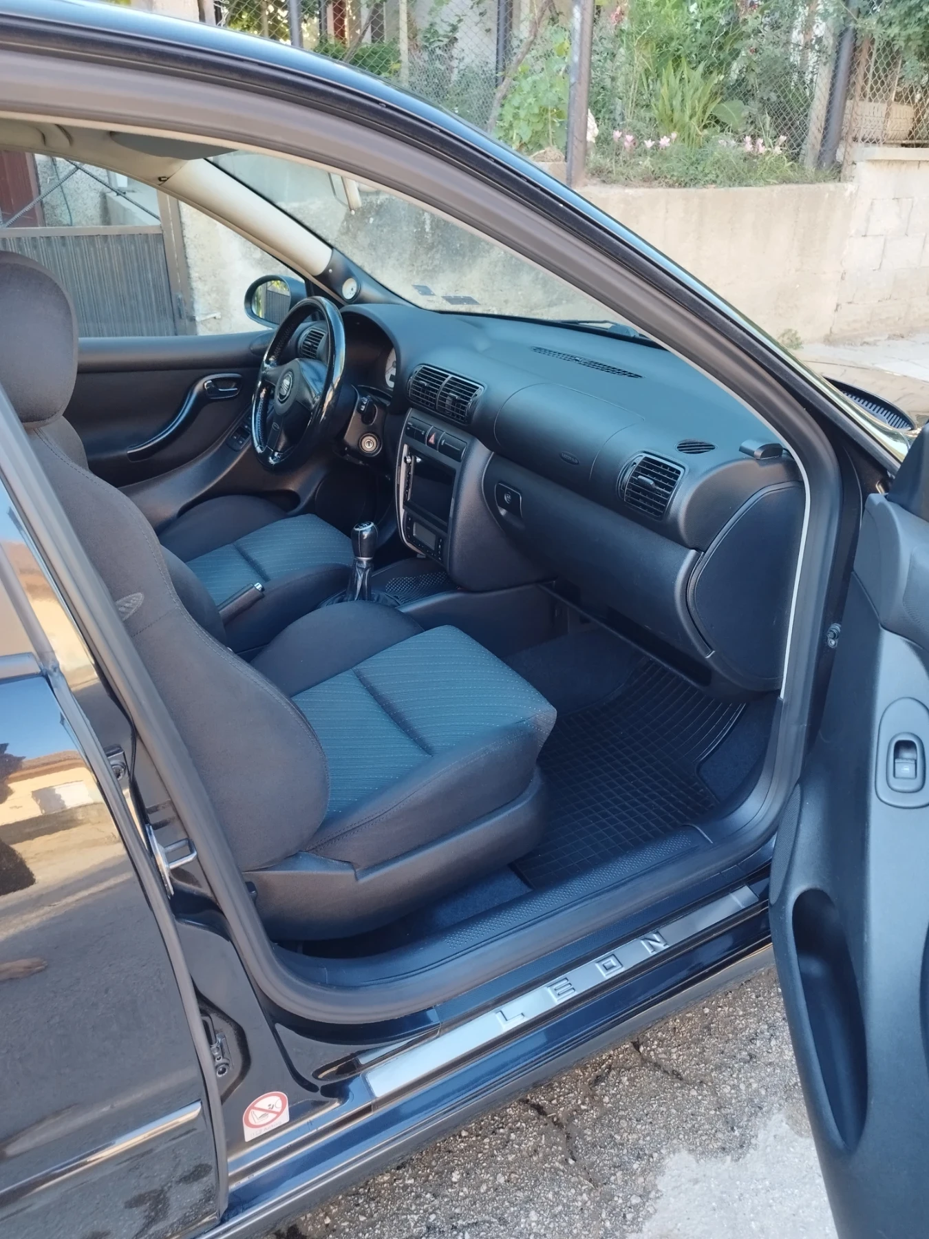 Seat Leon, снимка 12 - Автомобили и джипове - 53809137