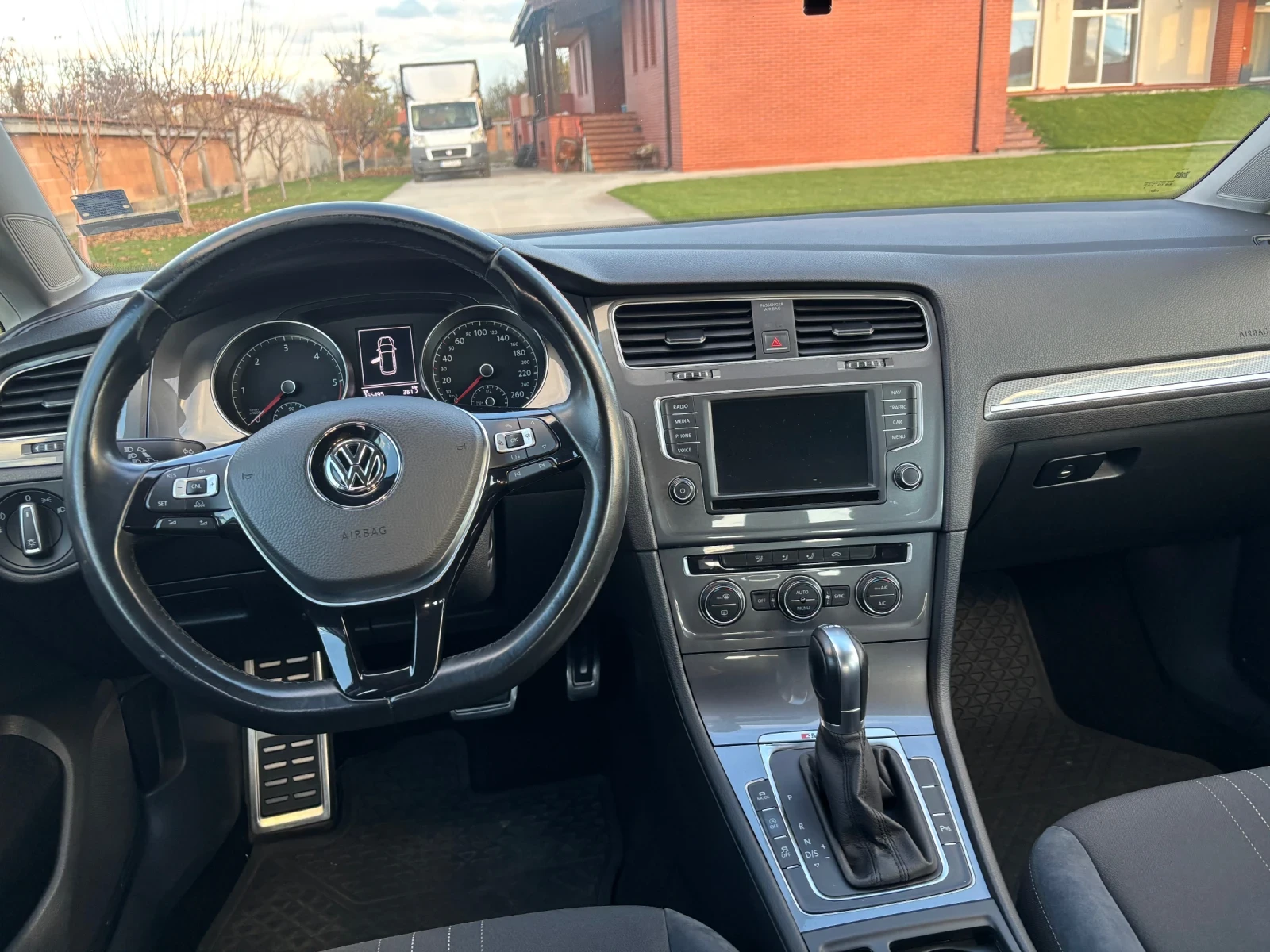 VW Golf Alltrack 2.0 TDI 4Motion, снимка 9 - Автомобили и джипове - 53880034