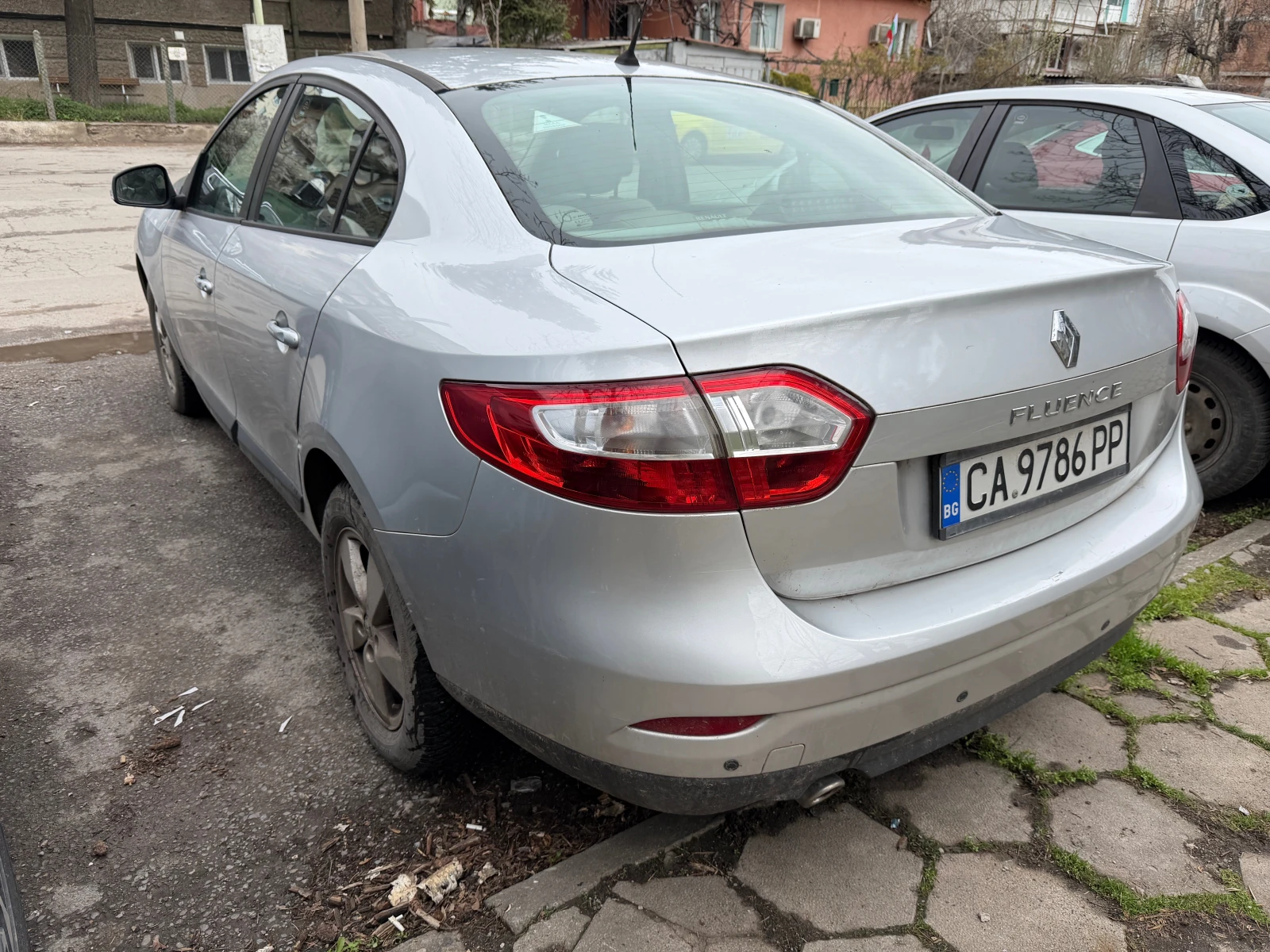Renault Fluence, снимка 3 - Автомобили и джипове - 54028002