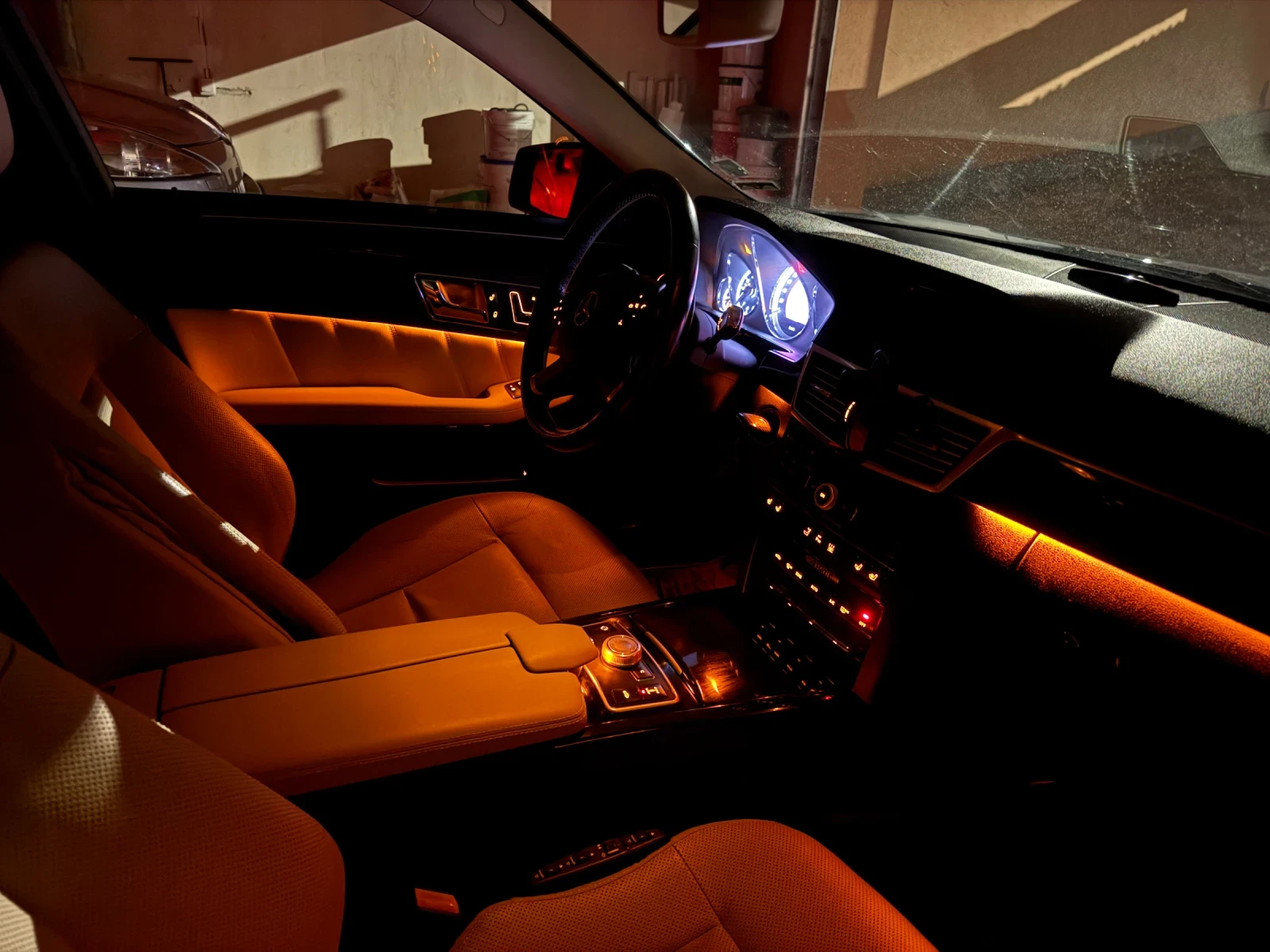 Mercedes-Benz E 350 4 MATIC, снимка 10 - Автомобили и джипове - 54196696