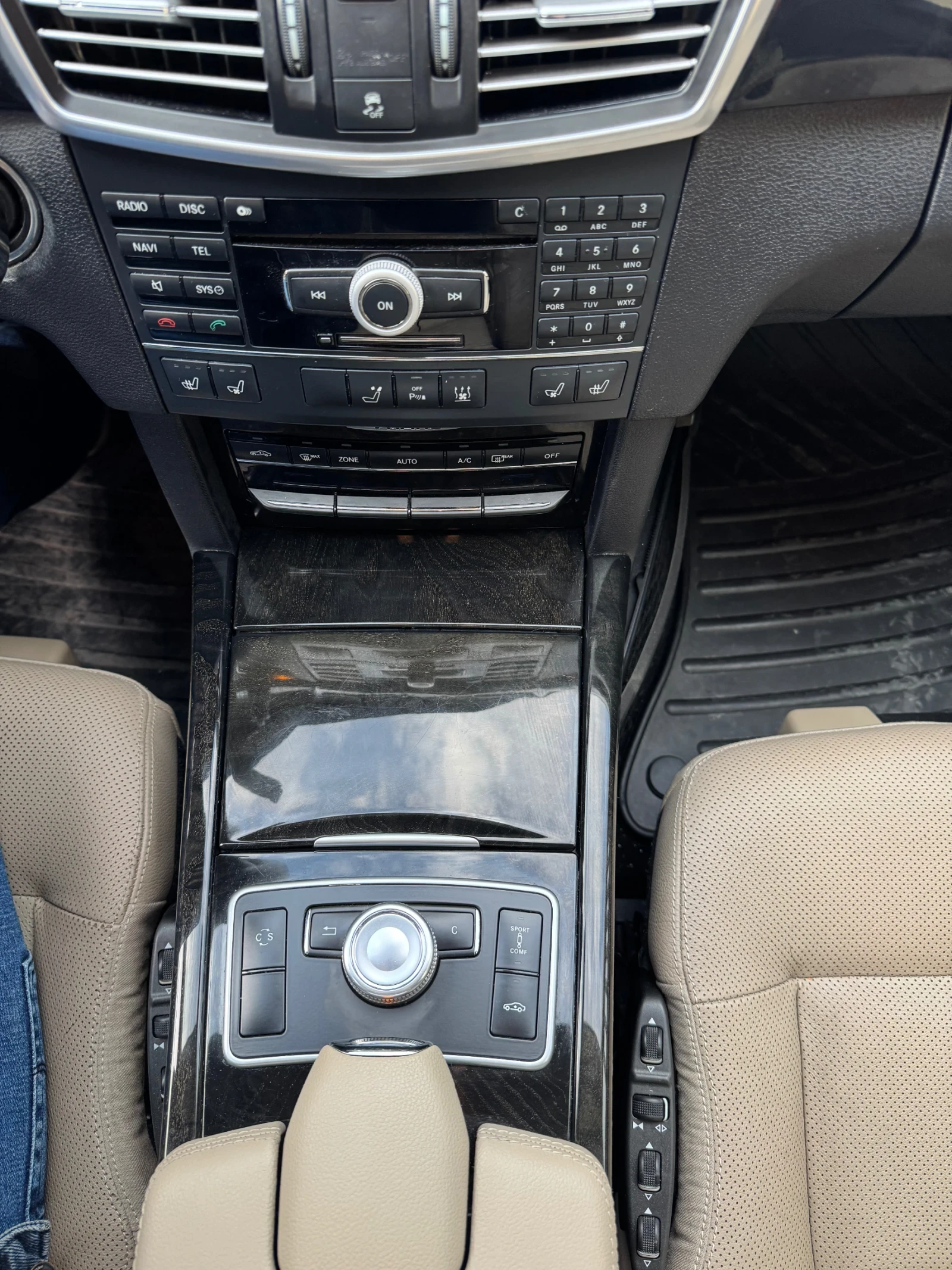 Mercedes-Benz E 350 4 MATIC, снимка 13 - Автомобили и джипове - 54196696