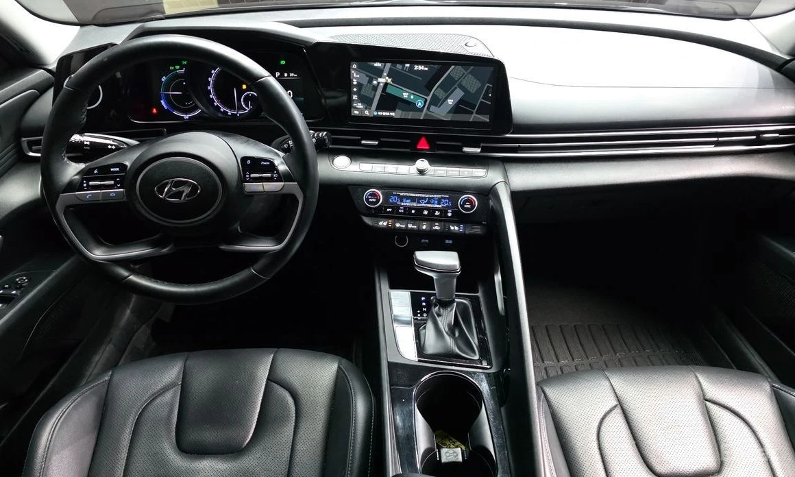 Hyundai Elantra, снимка 7 - Автомобили и джипове - 54438077
