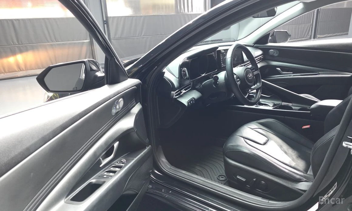 Hyundai Elantra, снимка 10 - Автомобили и джипове - 54438077