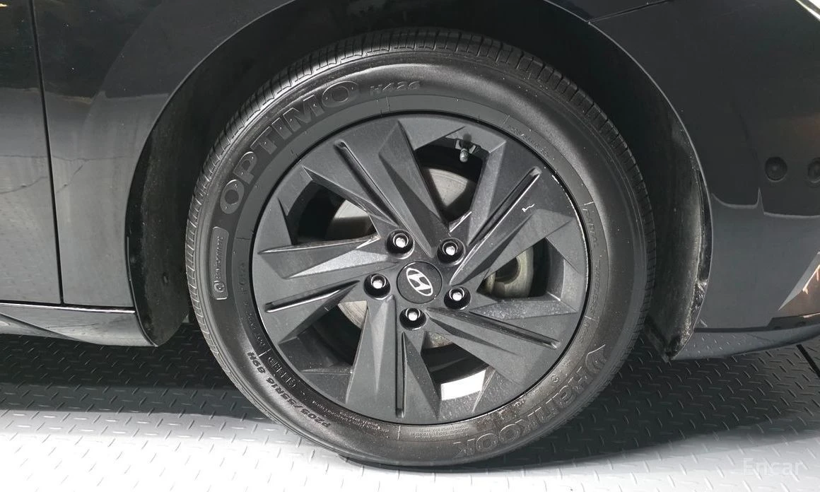 Hyundai Elantra, снимка 5 - Автомобили и джипове - 54438077