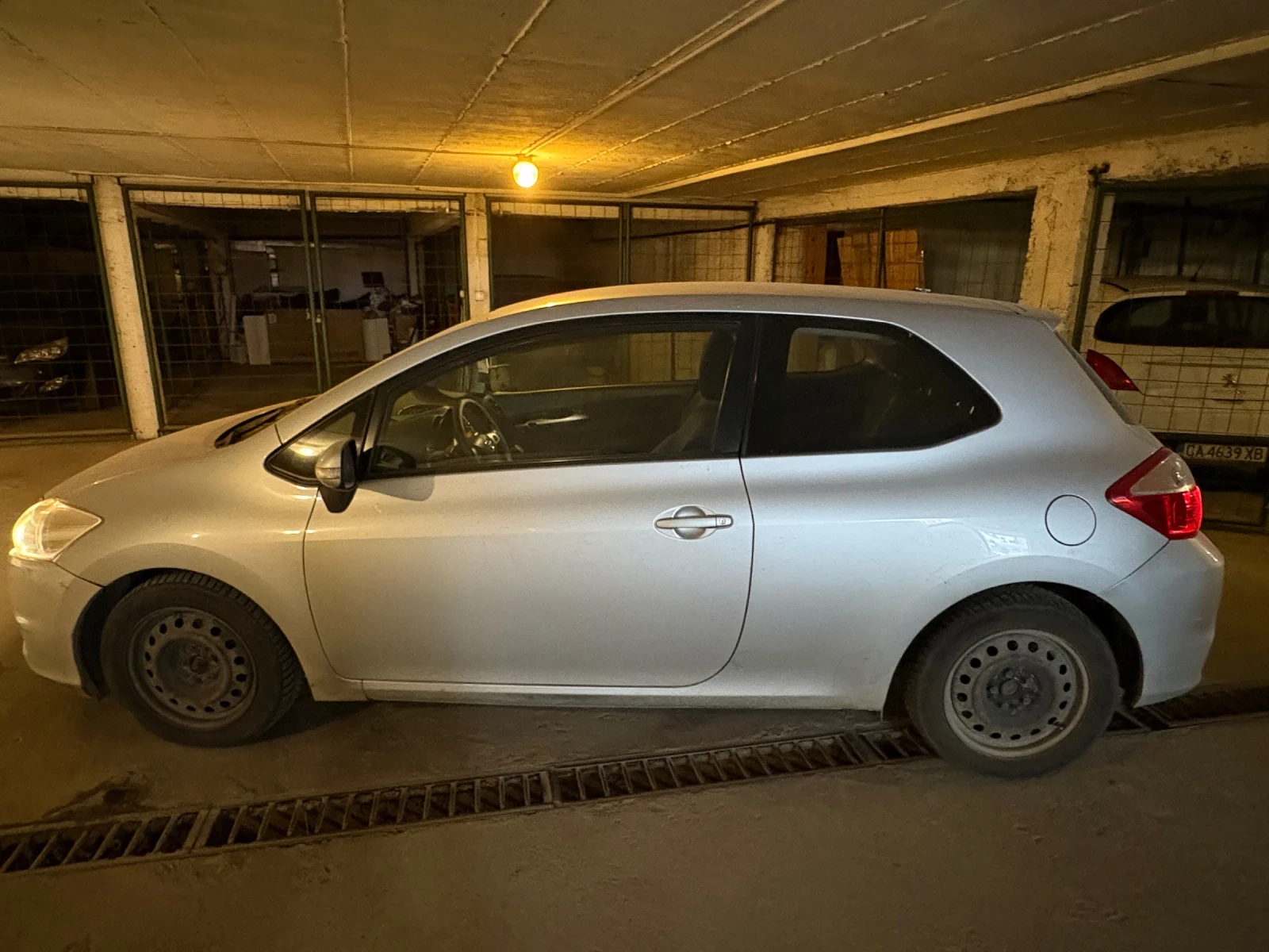 Toyota Auris, снимка 9 - Автомобили и джипове - 55360598