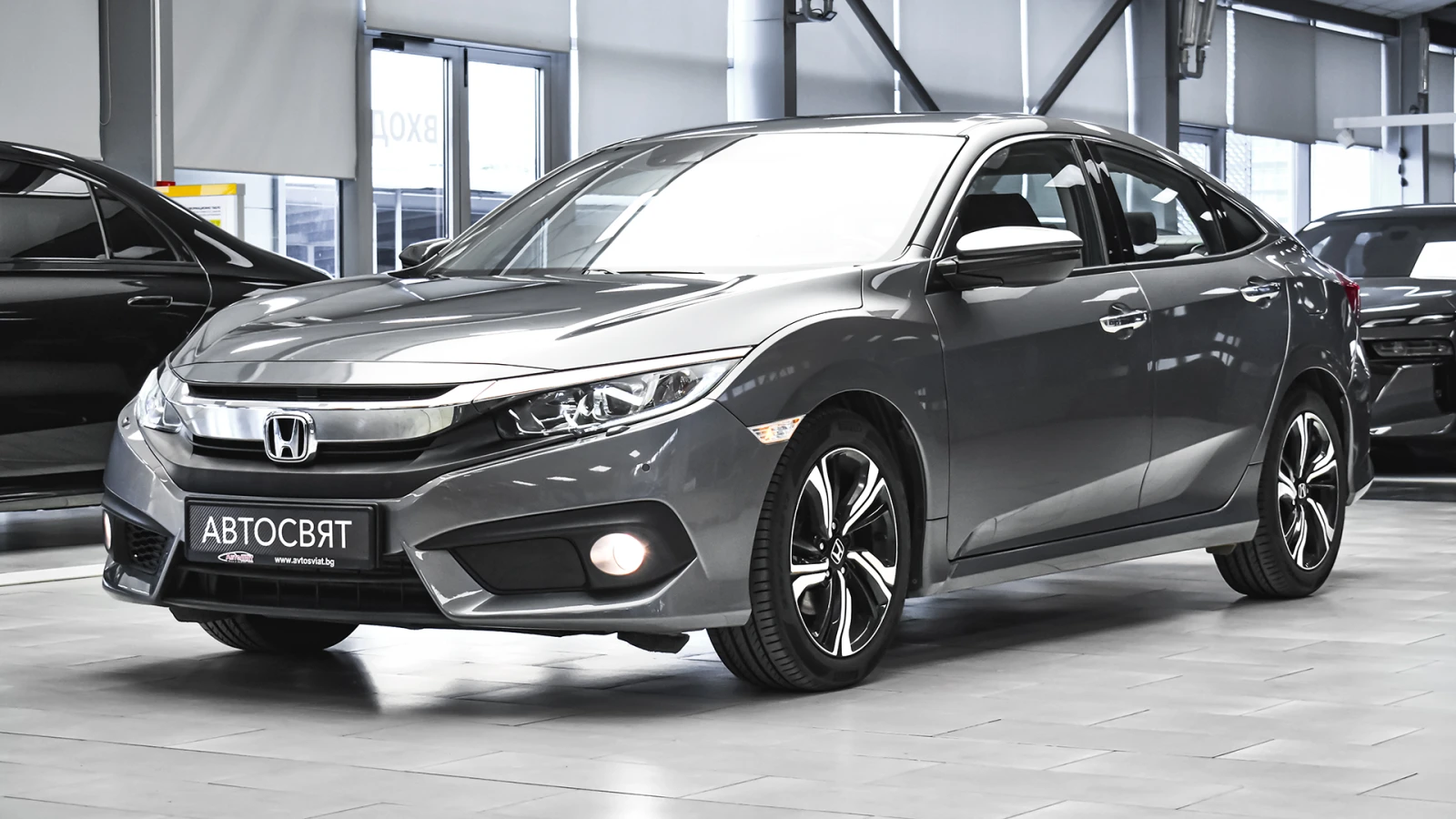 Honda Civic Elegance Sedan 1.5 VTEC Turbo Automatic, снимка 4 - Автомобили и джипове - 55402276