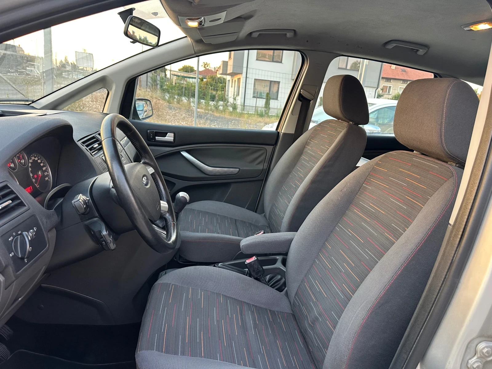 Ford C-max Вс.платено! 1.6d Перфектен! Без корозия!!!, снимка 10 - Автомобили и джипове - 55592429