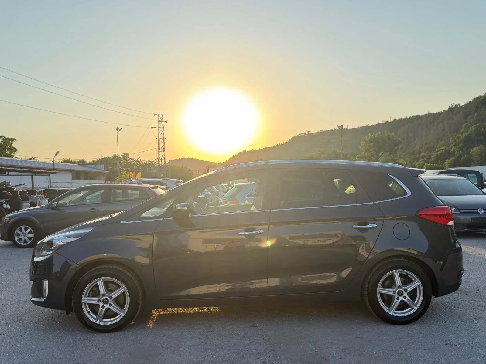 Kia Carens 1.6GDI 152650km/7МЕСТА/KLIMATRONIK/НОВ ВНОС/УНИКАТ, снимка 6 - Автомобили и джипове - 55646263