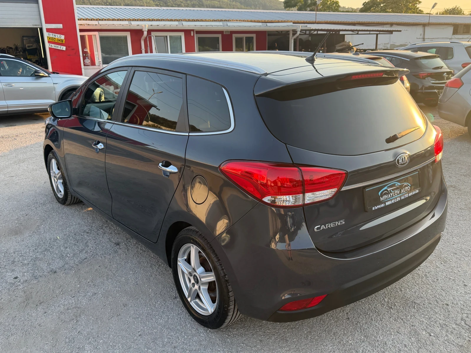 Kia Carens 1.6GDI 152650km/7МЕСТА/KLIMATRONIK/НОВ ВНОС/УНИКАТ, снимка 5 - Автомобили и джипове - 55646263