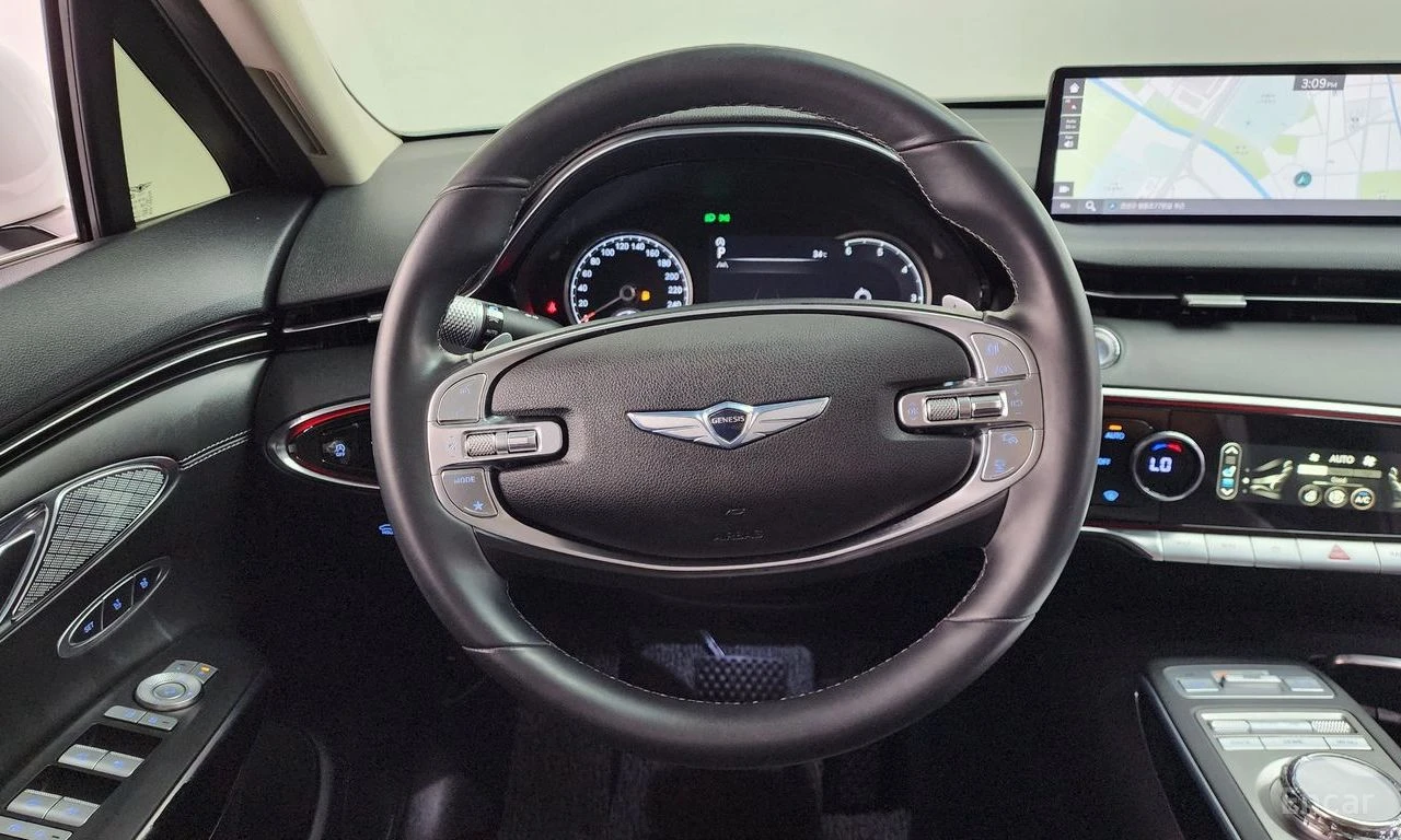 Genesis GV70 2.2D AWD* DISTRONIC* 360* ПОДГРЕВ* ОБДУХВАНЕ* , снимка 9 - Автомобили и джипове - 55691126