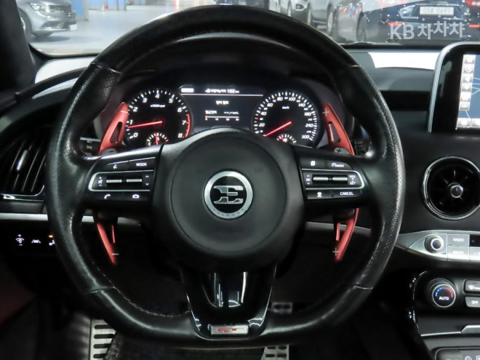 Kia Stinger 3.3 GT / 4x4, снимка 11 - Автомобили и джипове - 56539258