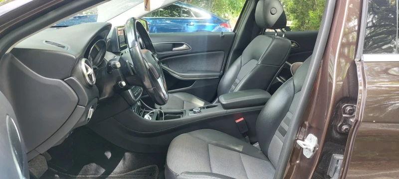 Mercedes-Benz GLA 220 4matic* Камера* Панорама* Ел теглич, снимка 9 - Автомобили и джипове - 51825723