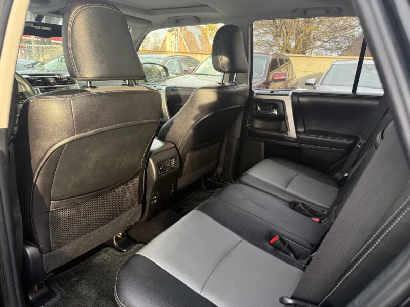 Toyota 4runner SR5* ПОДГРЕВ* КАМЕРА* ШИБИДАХ* 6+ 1, снимка 13 - Автомобили и джипове - 52535595