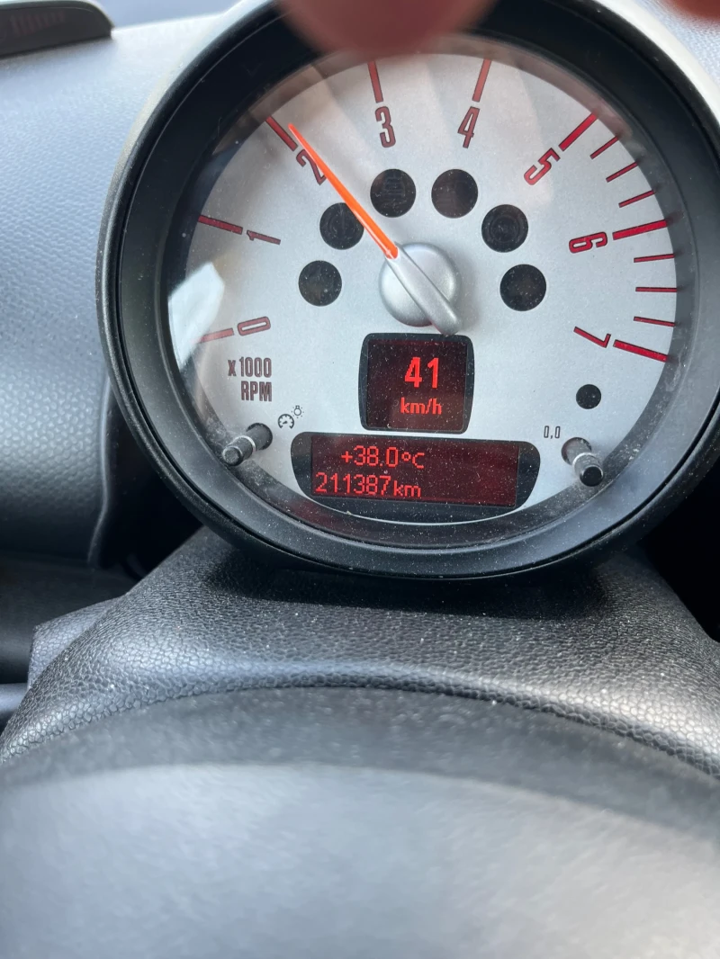 Mini Countryman 1, 6 D. 90h.p, снимка 11 - Автомобили и джипове - 52734611