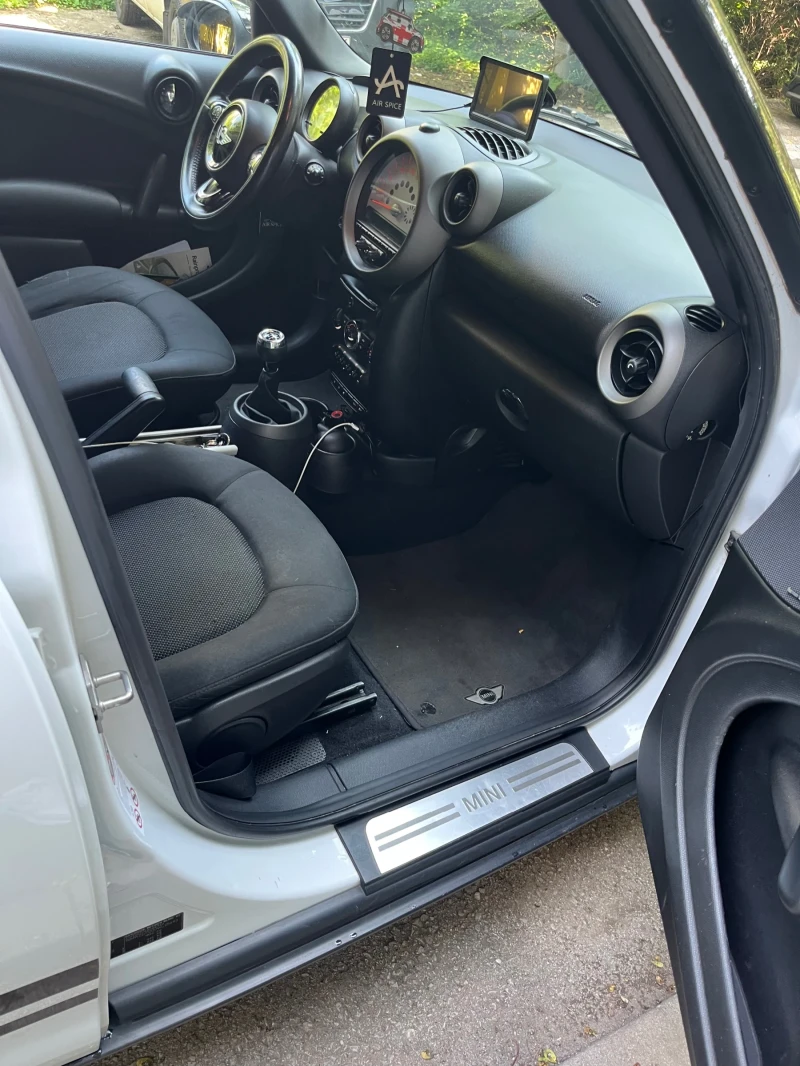 Mini Countryman 1, 6 D. 90h.p, снимка 12 - Автомобили и джипове - 52734611