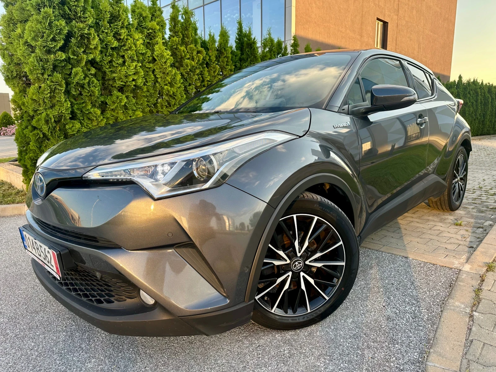 Toyota C-HR ЛИЗИНГ!!! 1.8 hybrid Дистроник! Кожен салон! - изображение 3