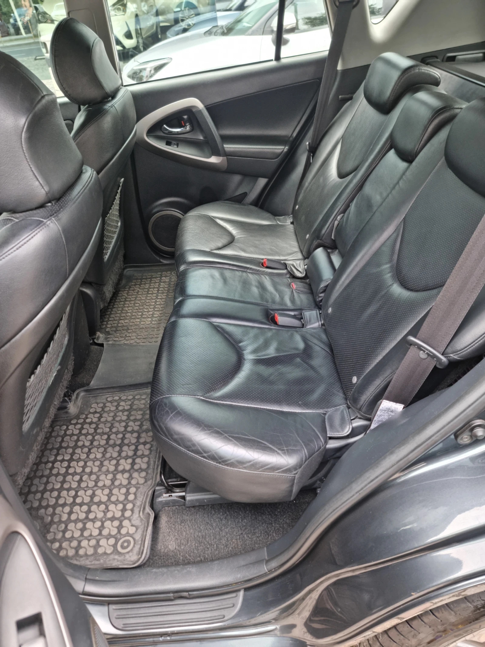 Toyota Rav4, снимка 8 - Автомобили и джипове - 54263403