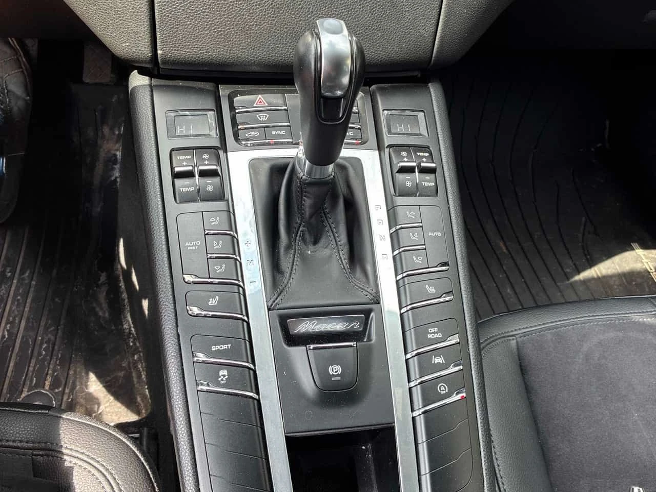 Porsche Macan S | ПОДГРЕВ | СЛЕДЕНЕ НА ЛЕНТИТЕ | CARFAX |  , снимка 12 - Автомобили и джипове - 55537687