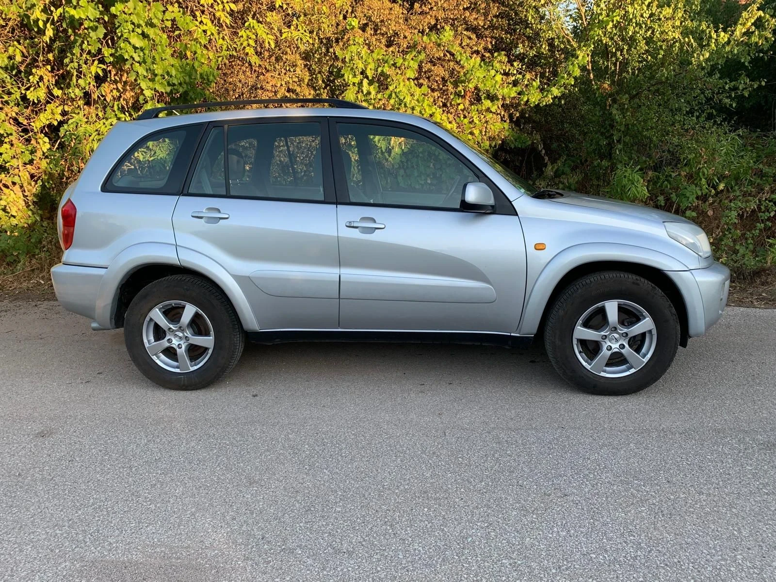 Toyota Rav4, снимка 4 - Автомобили и джипове - 55948374