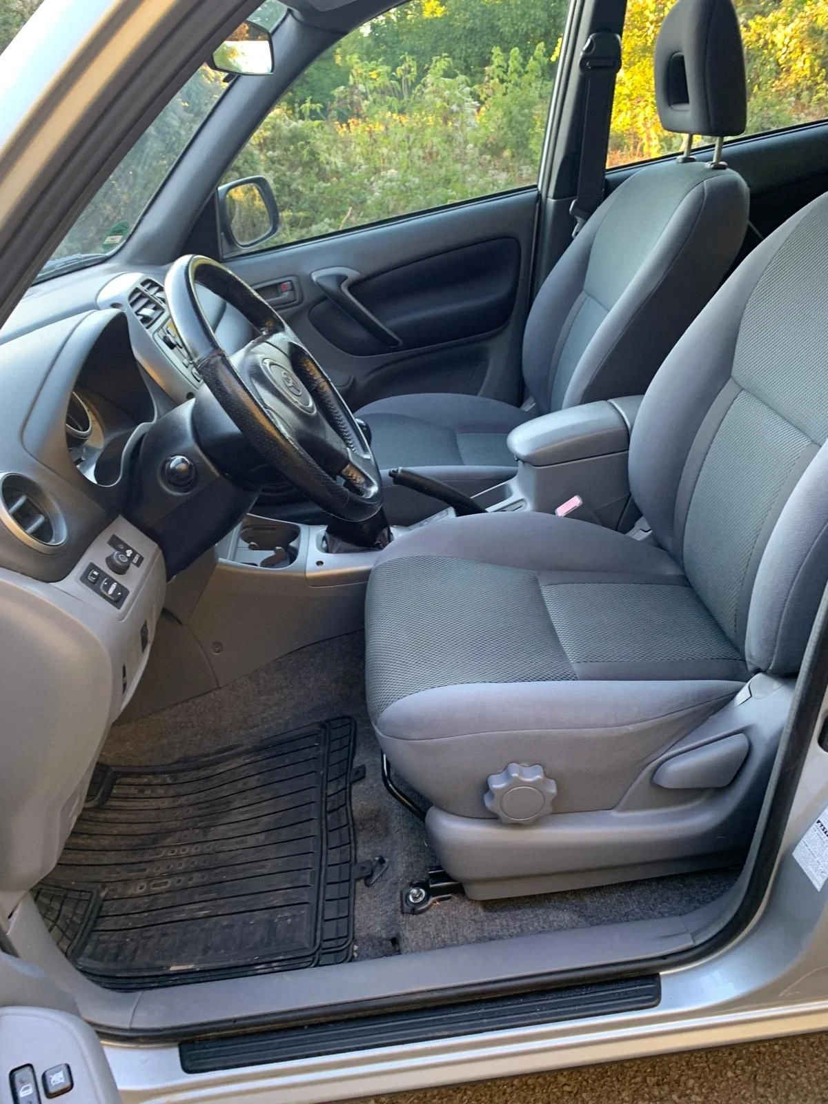 Toyota Rav4, снимка 7 - Автомобили и джипове - 55948374
