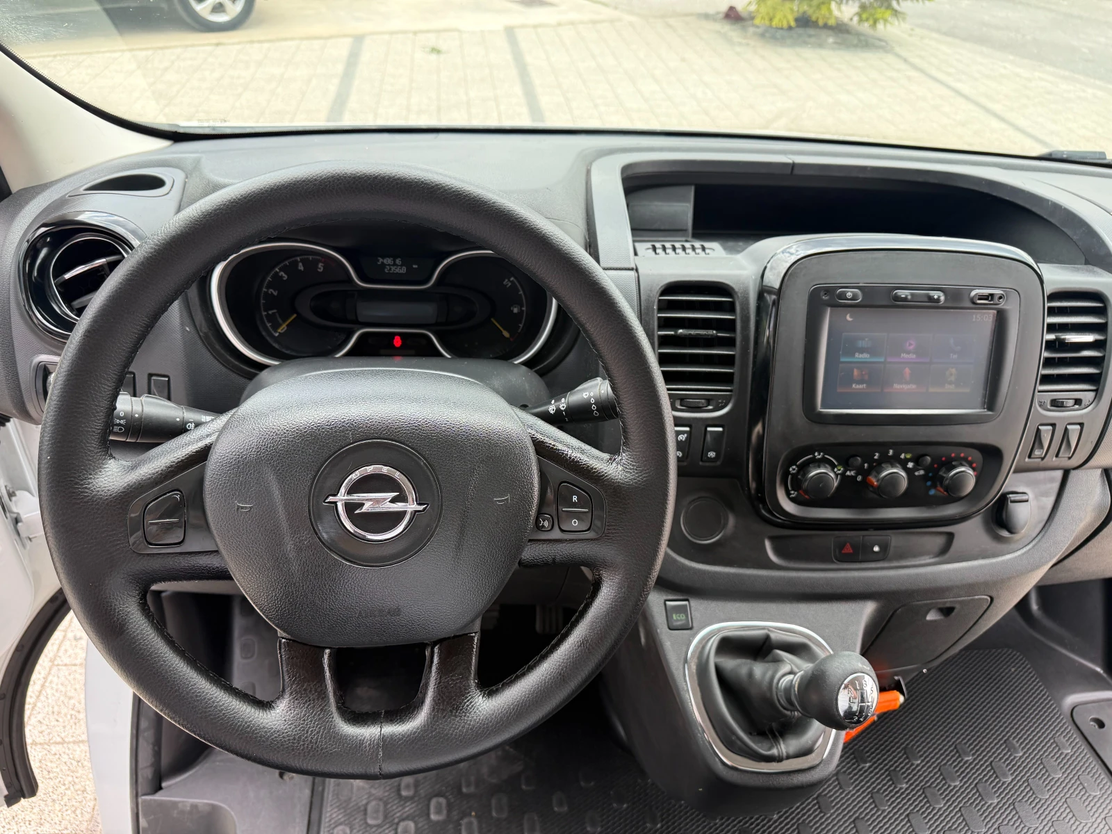 Opel Vivaro 1.6CDTI Климатик Euro 5 L1H1 , снимка 14 - Бусове и автобуси - 55314157
