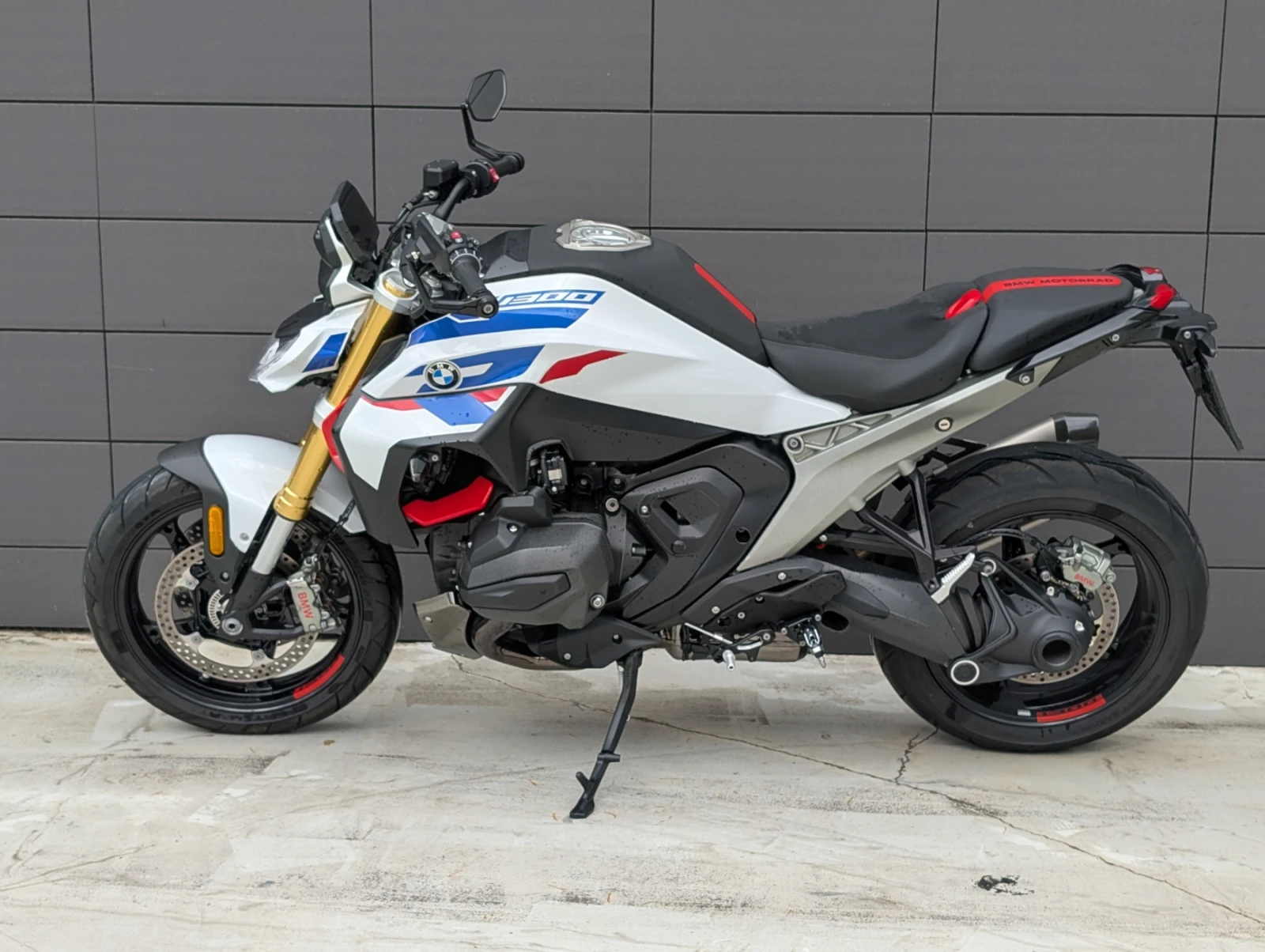 BMW R 1300R, снимка 2 - Мотоциклети и мототехника - 56563472
