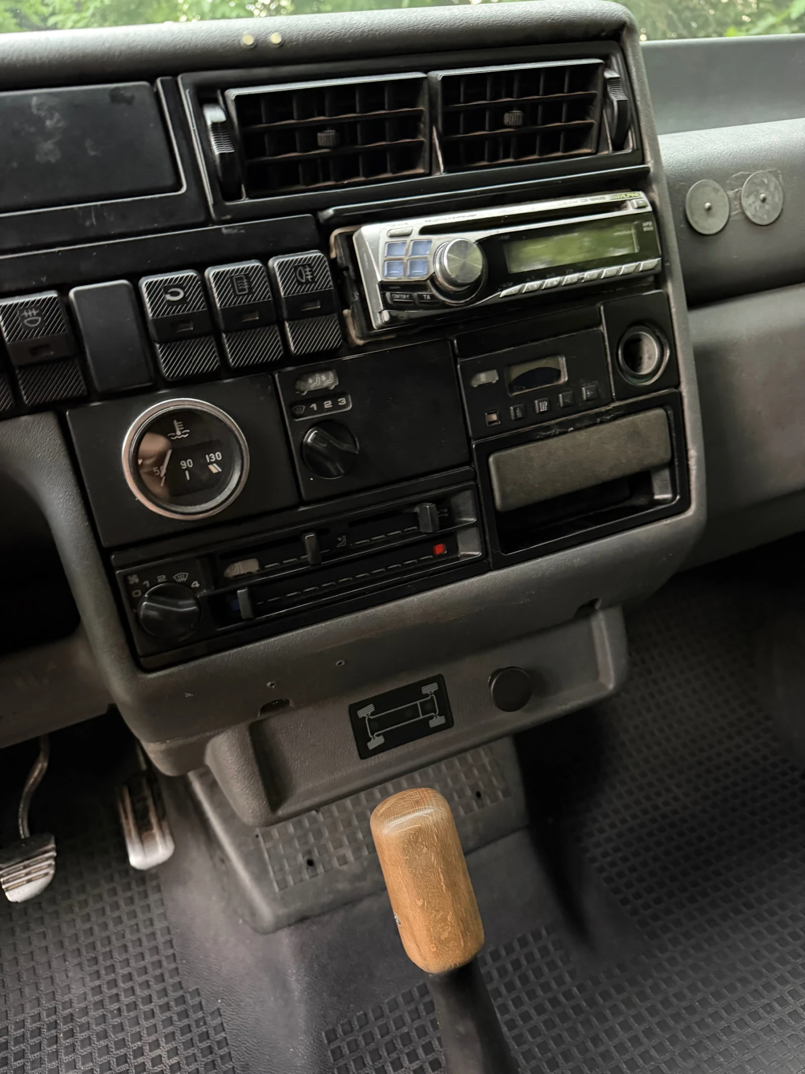 Кемпер VW Caravelle synhro 4x4, снимка 13 - Каравани и кемпери - 55226167