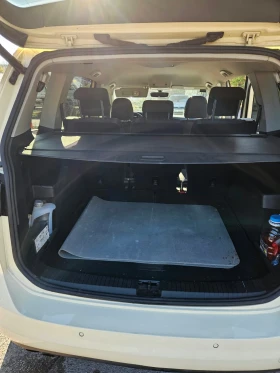 VW Touran 2.0 D, снимка 8