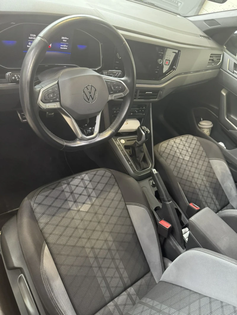 VW Taigo R Line  DSG  панорама с лизинг, снимка 7 - Автомобили и джипове - 47301172