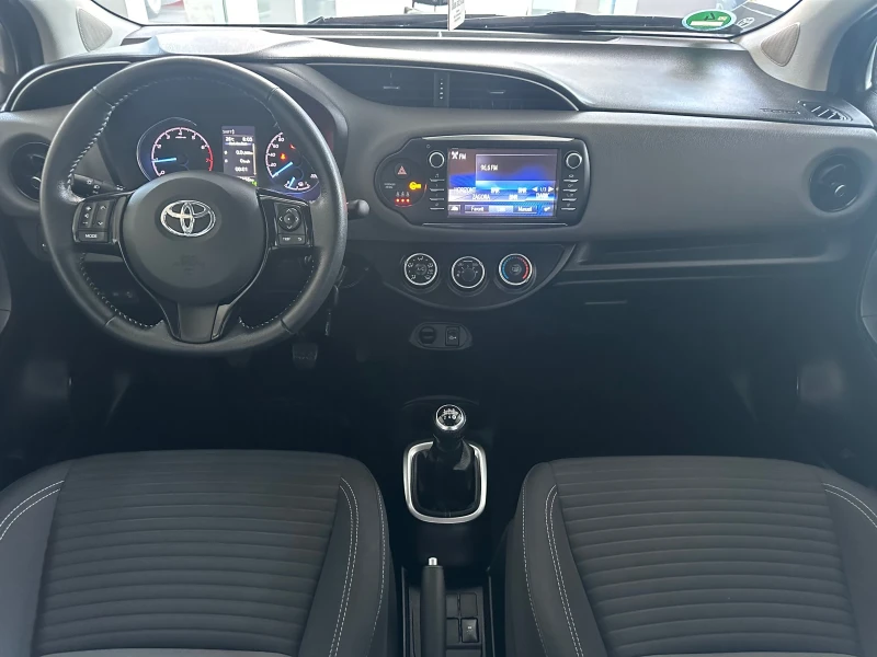 Toyota Yaris, снимка 10 - Автомобили и джипове - 47490495