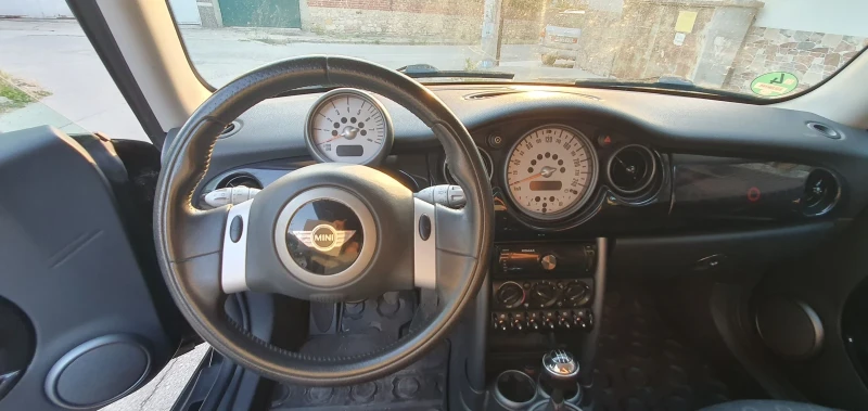 Mini Cooper - 1.6 - 90 к.с, снимка 8 - Автомобили и джипове - 48439354