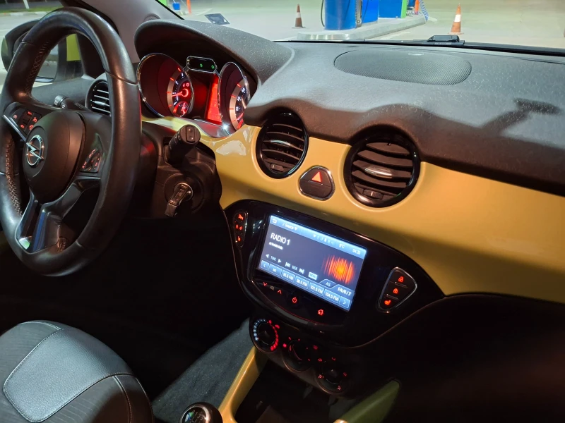 Opel Adam, снимка 16 - Автомобили и джипове - 49427021