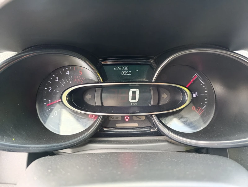 Renault Clio Grandtour 1.5 dCi, снимка 12 - Автомобили и джипове - 51354723