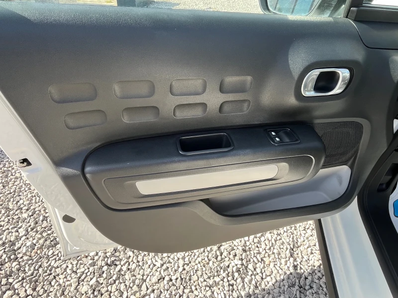 Citroen C3 Puretech Feel 1.2i-82k.c. GPL/Euro 6B/, снимка 8 - Автомобили и джипове - 51492323