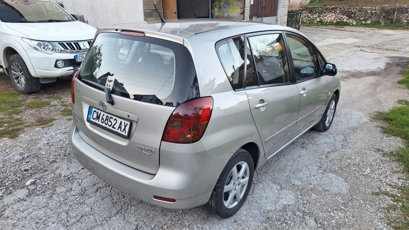 Toyota Corolla verso 2.0 D-4D, снимка 5 - Автомобили и джипове - 52432847